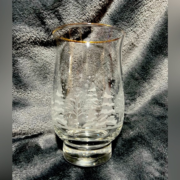 8- VINTAGE LIBBEY ETCHED WINTER SCENE GLASSES - Picture 3 of 5